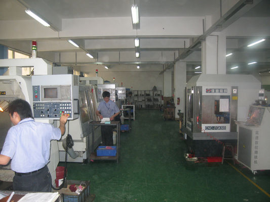 3 yollu Valf Metal Parçaları Şekillendirme ve İşleme Darbeli Ekstrüzyon Makinesi Ekstrüde Parçaları